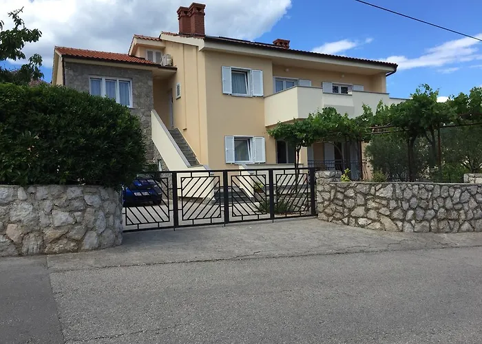 Apartments Sanbrandin